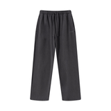 <transcy>Graue, zulaufende Jogginghose</transcy>